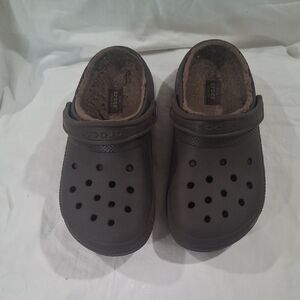 CROCS Unisex Dark Brown Clogs with Plush Lining Size M6-W8